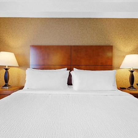 Sandman Hotel & Suites London Downtown Екстериор снимка