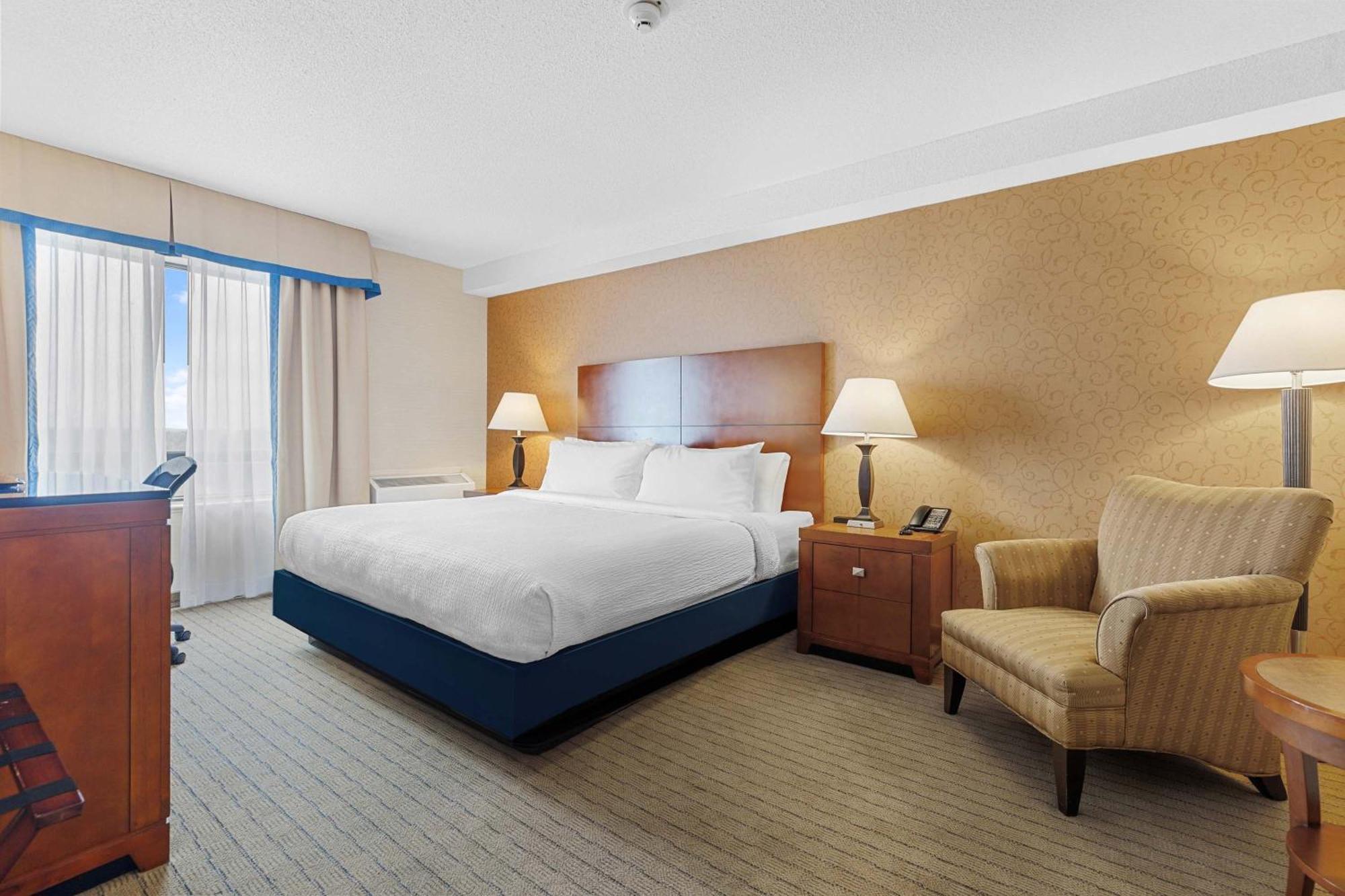 Sandman Hotel & Suites London Downtown Екстериор снимка