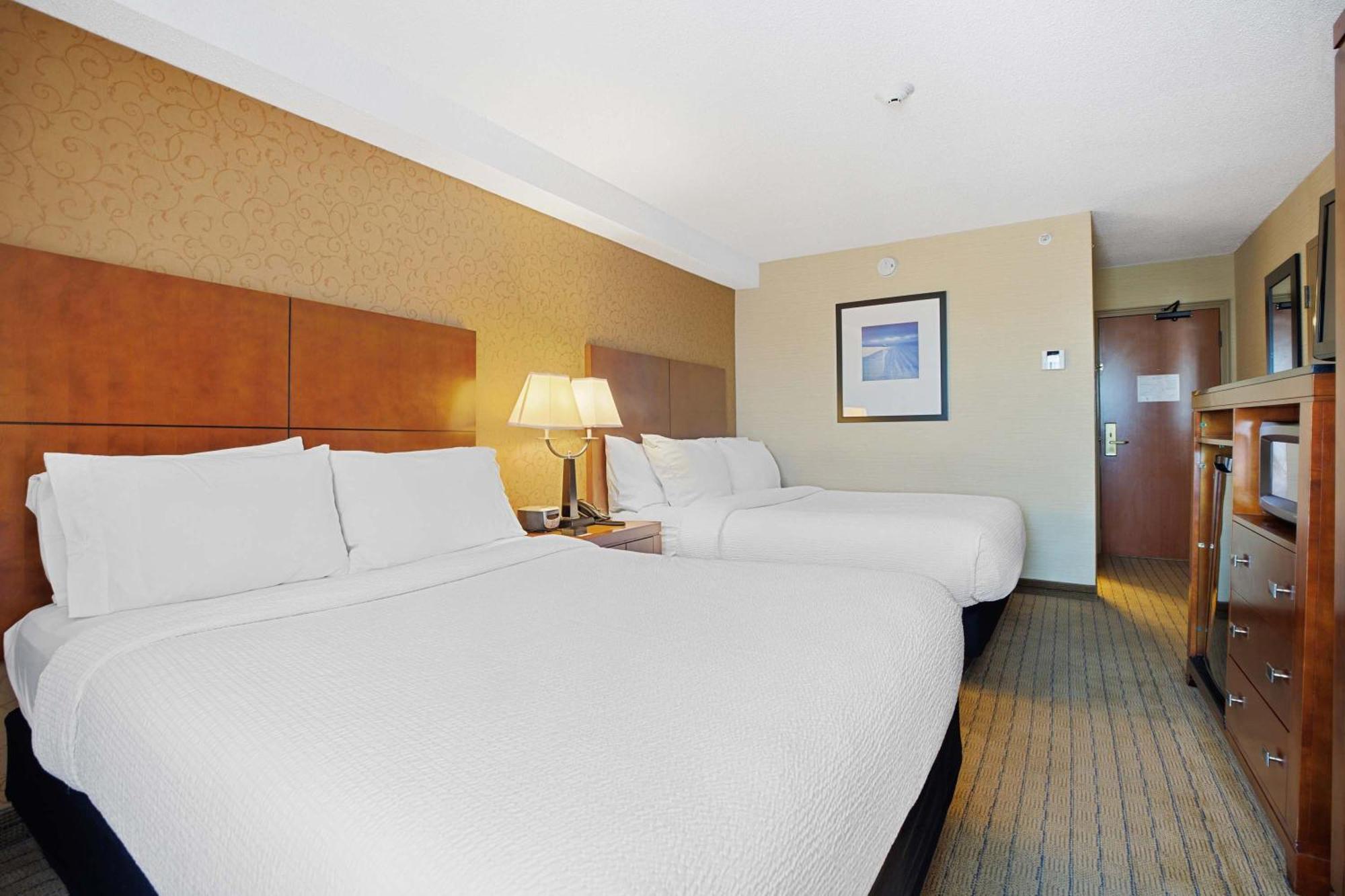 Sandman Hotel & Suites London Downtown Екстериор снимка