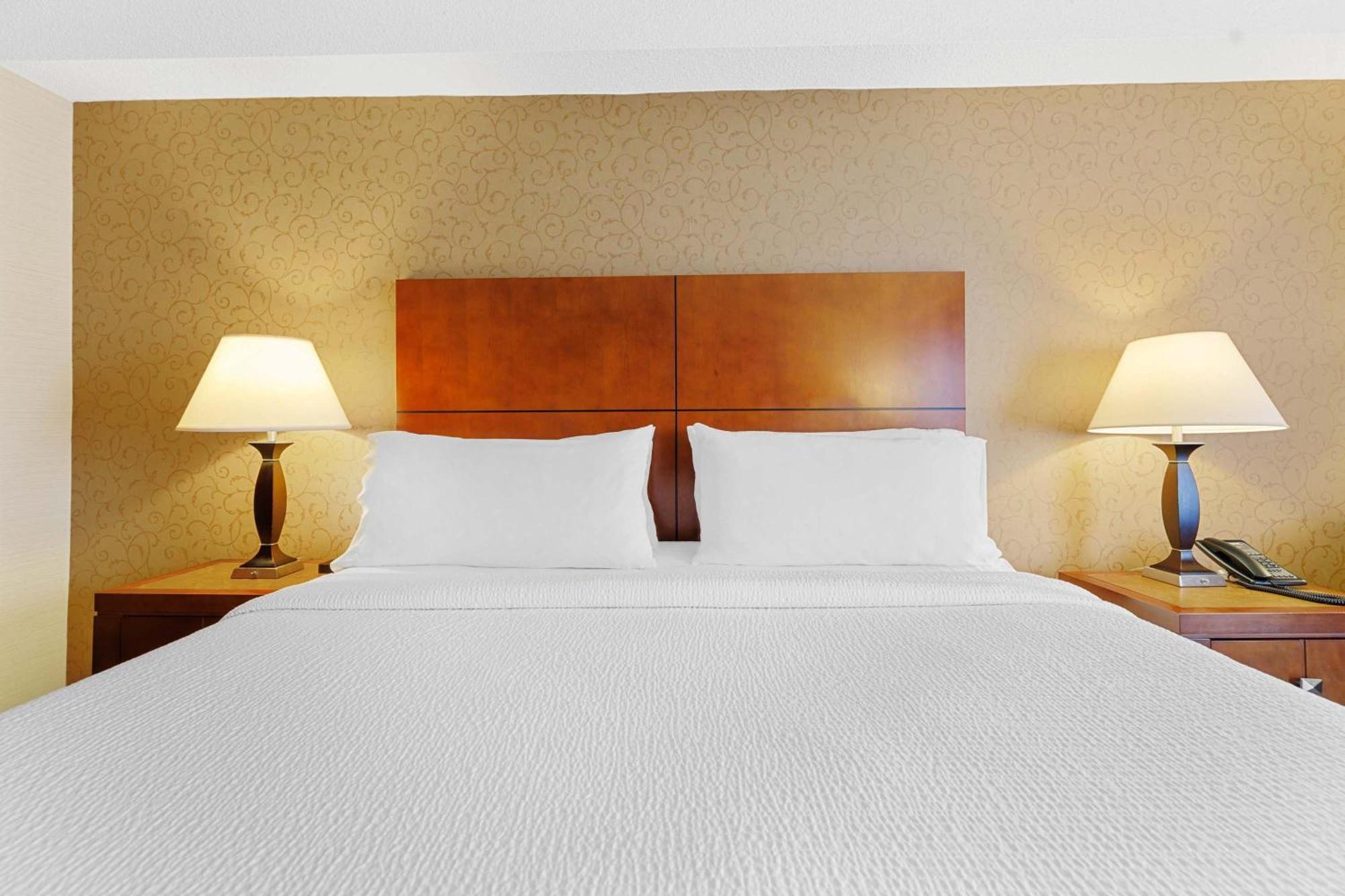 Sandman Hotel & Suites London Downtown Екстериор снимка