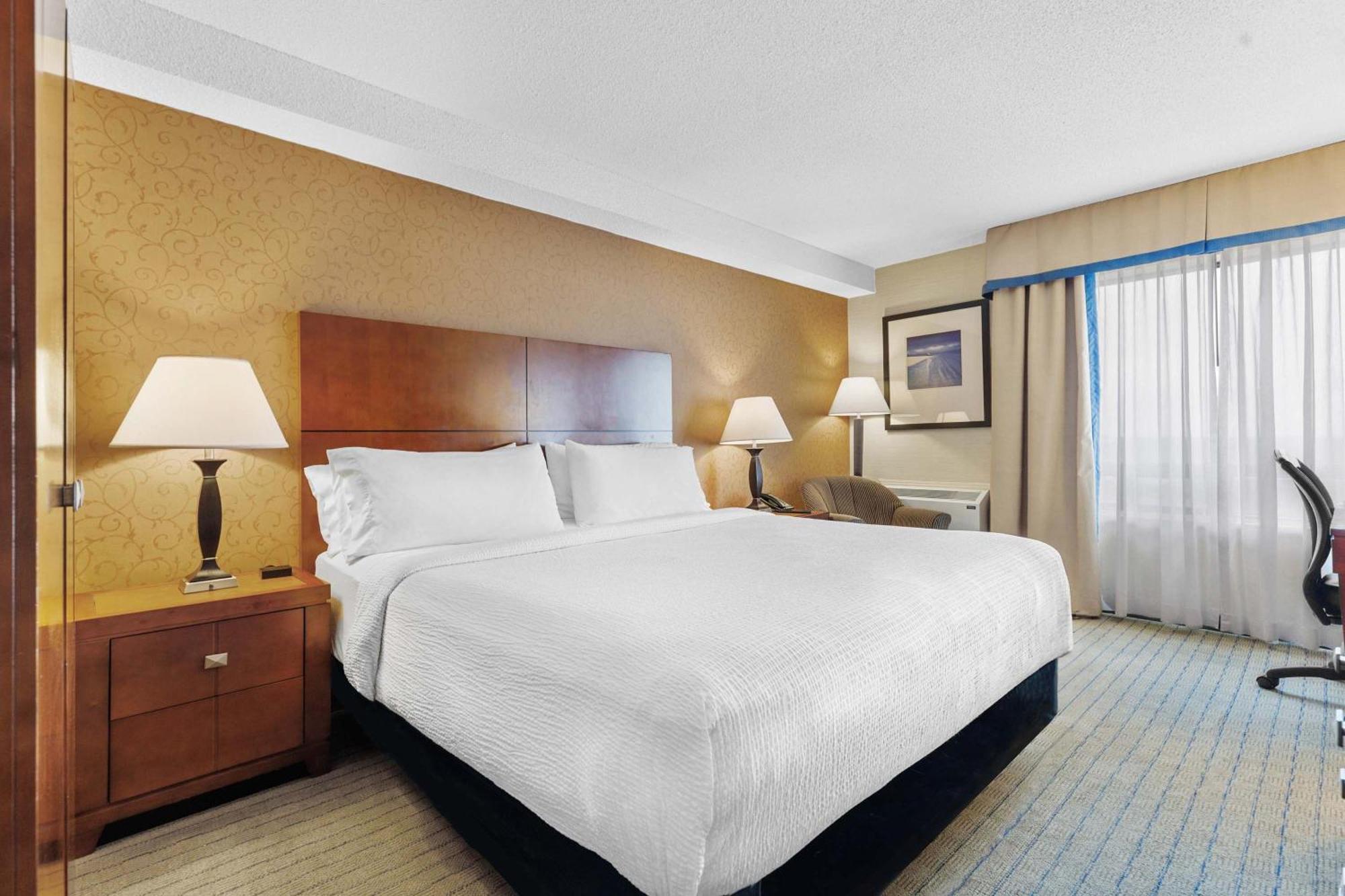 Sandman Hotel & Suites London Downtown Екстериор снимка