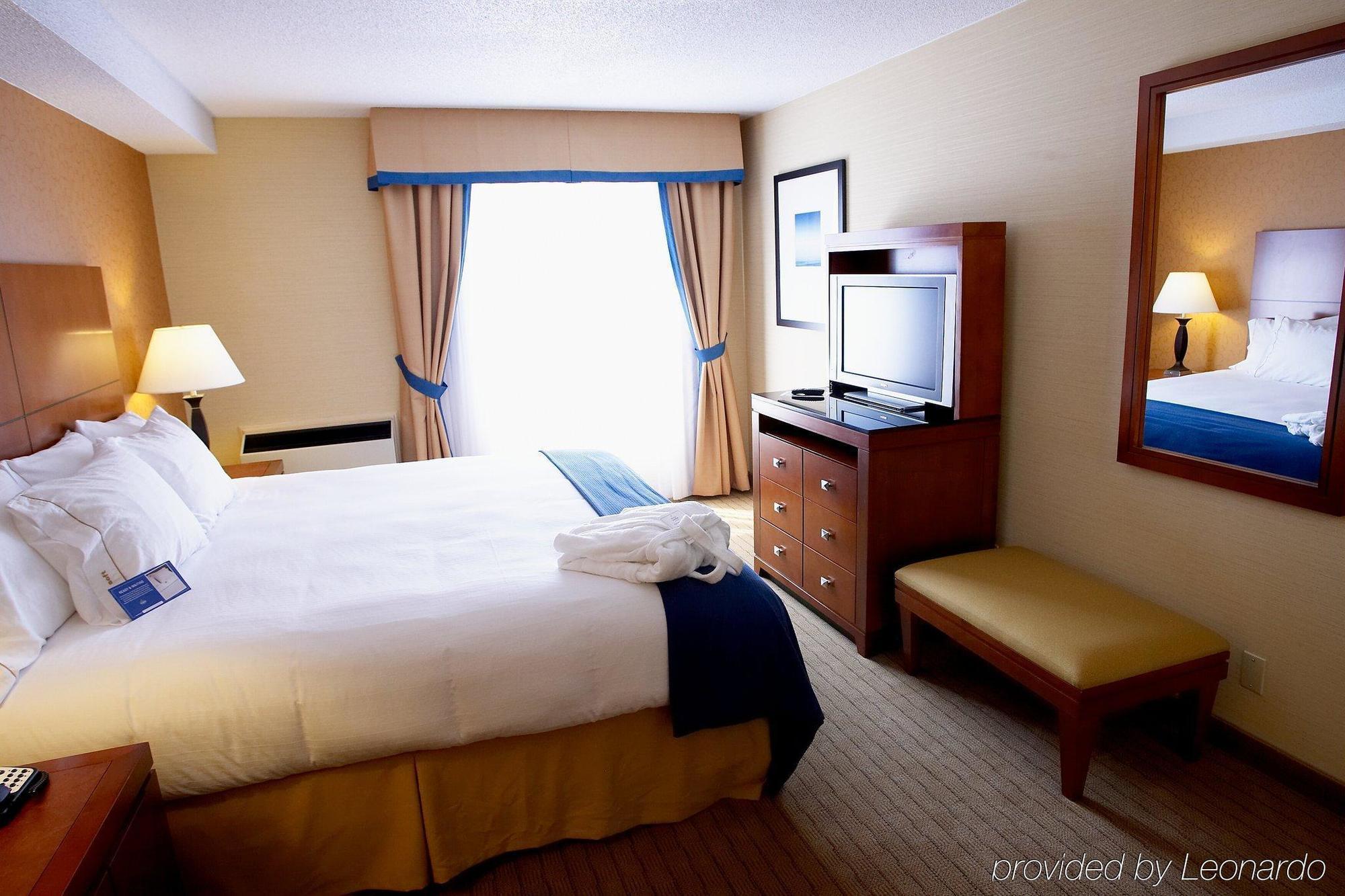 Sandman Hotel & Suites London Downtown Стая снимка