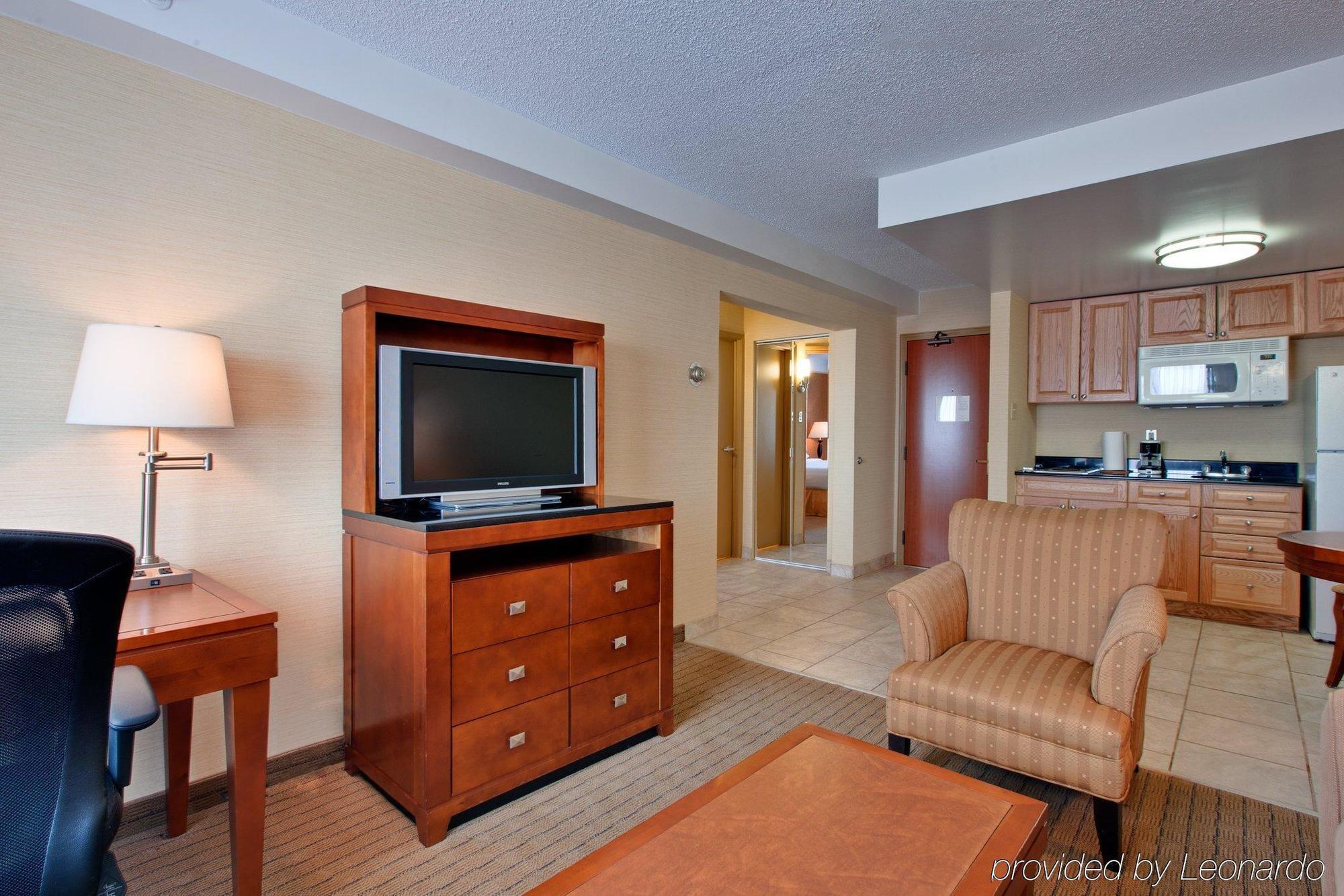 Sandman Hotel & Suites London Downtown Стая снимка