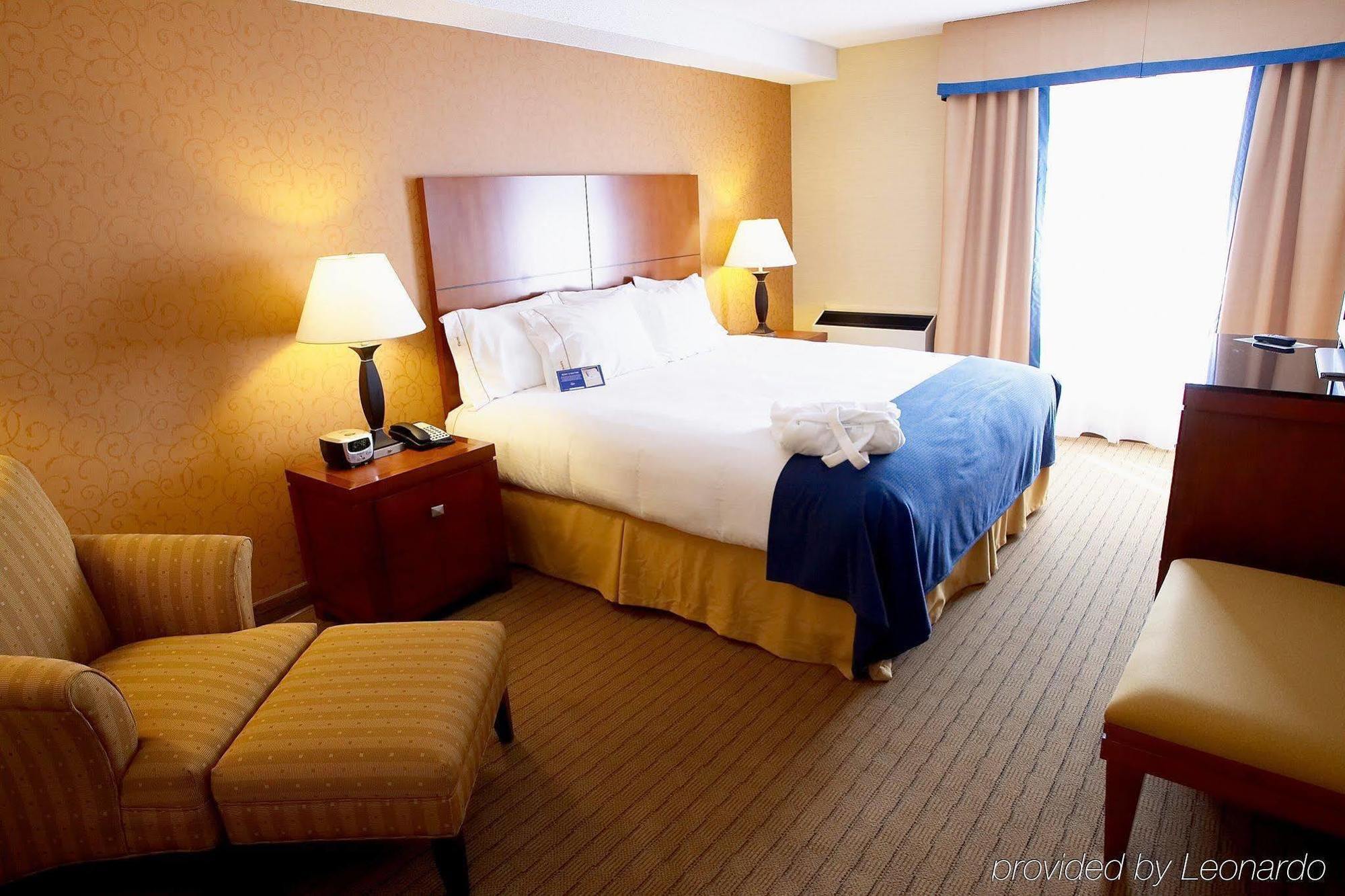 Sandman Hotel & Suites London Downtown Стая снимка